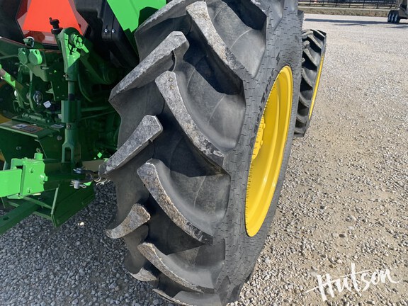 Photo of 2025 John Deere 5060E