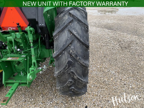 Photo of 2025 John Deere 5060E