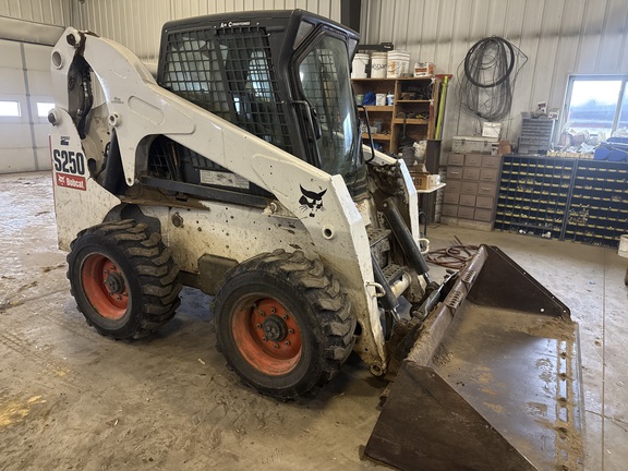  Bobcat S250