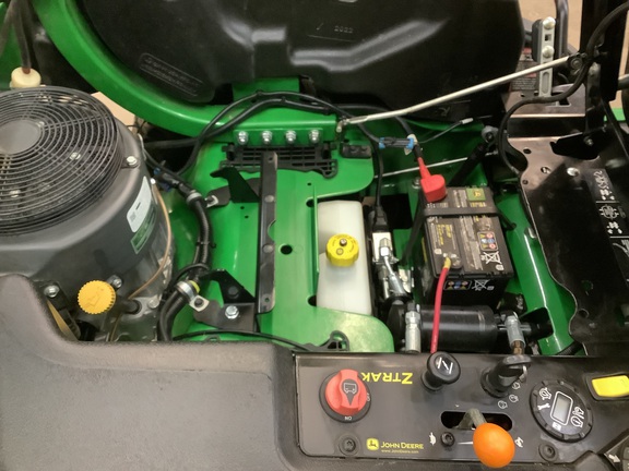 Photo of 2023 John Deere Z930R