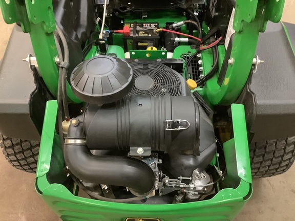 Photo of 2023 John Deere Z930R