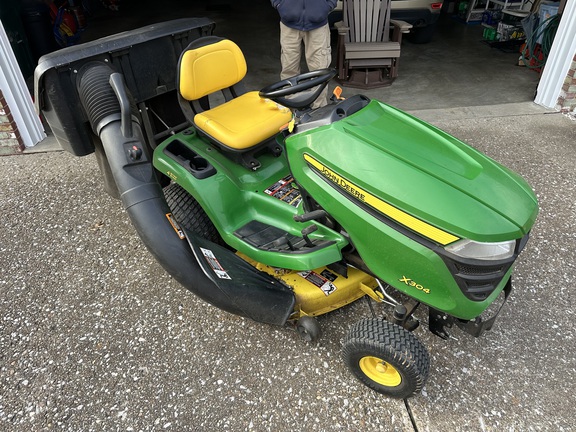 Photo of 2015 John Deere X304
