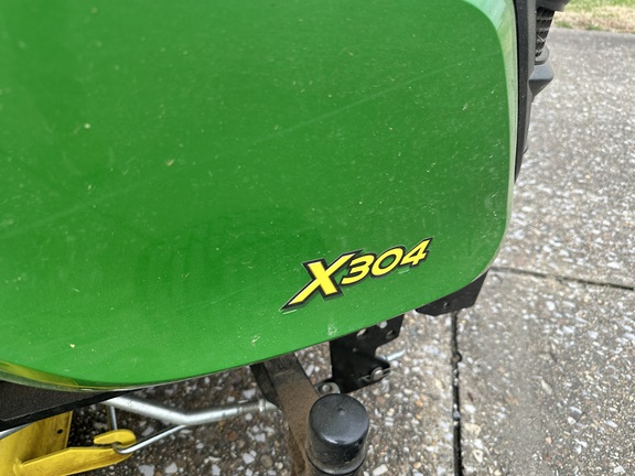 Photo of 2015 John Deere X304