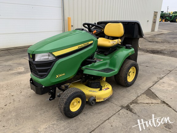 Photo of 2015 John Deere X304