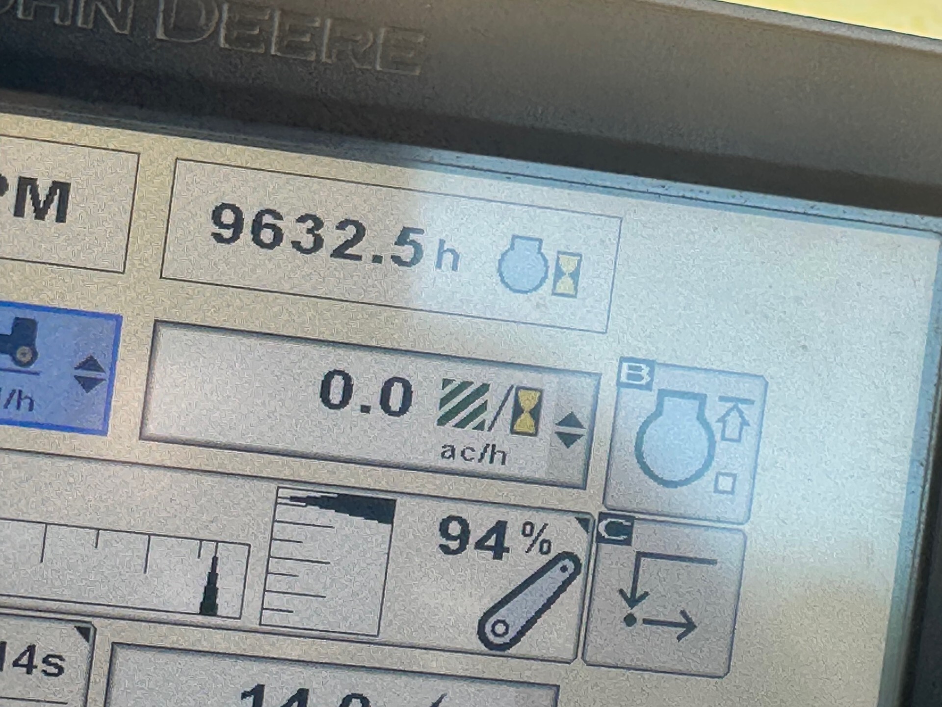 2012 John Deere 8235R Image 8