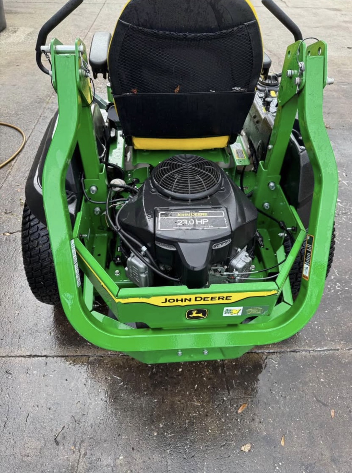 2024 John Deere z720e Image 2