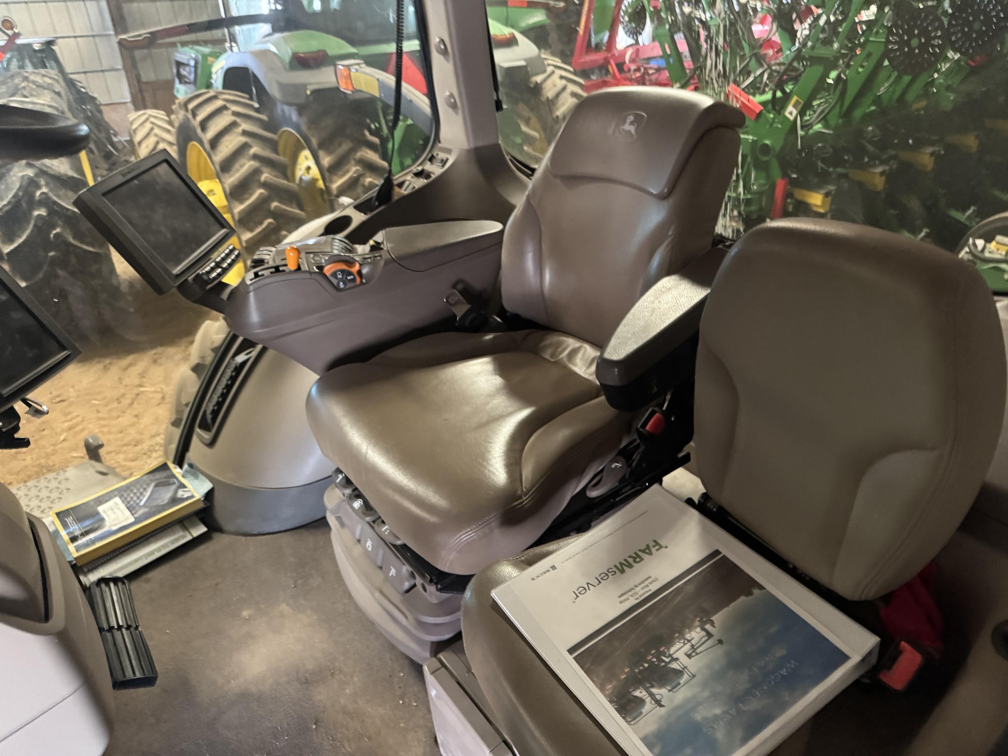 2018 John Deere 8295R Image 2