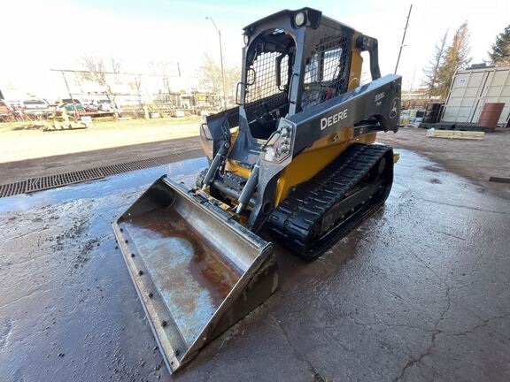 Photo of a 2024 John Deere 333G