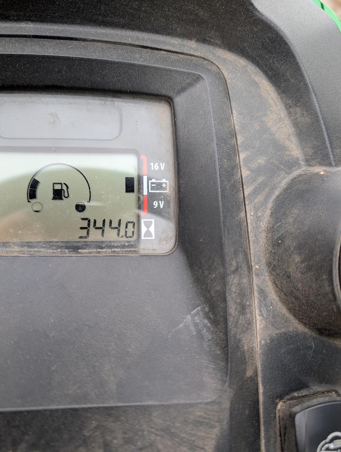 2018 John Deere X350 Image 2