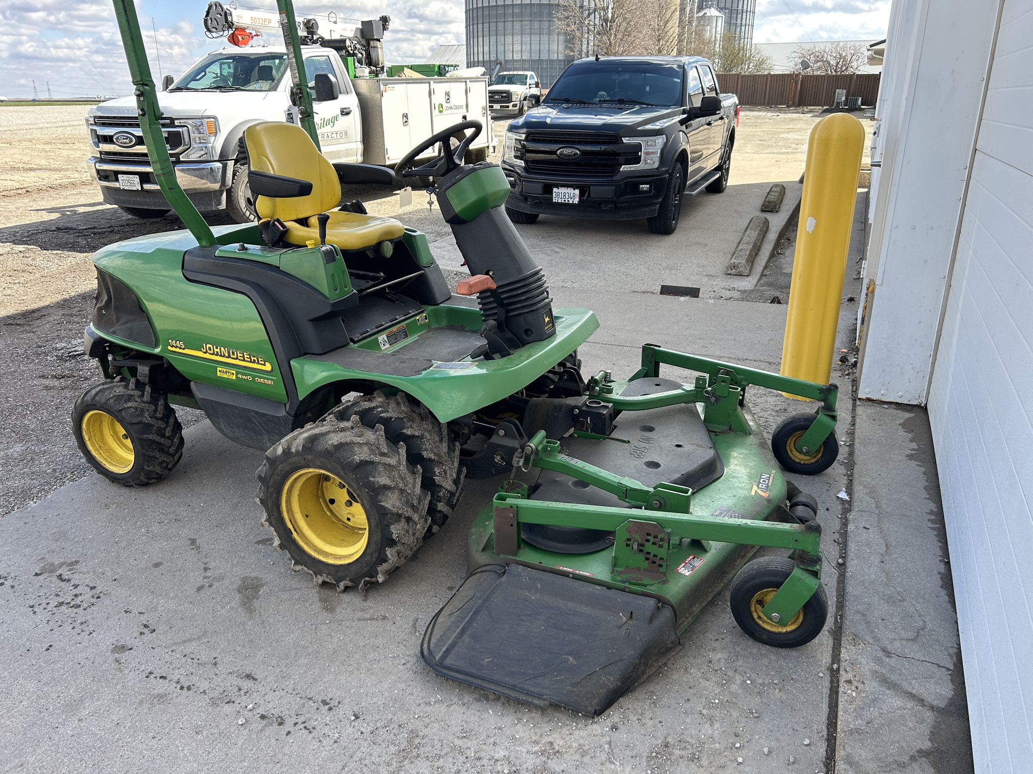  2001 John Deere 1445 at Heritage Tractor in Roanoke, IL