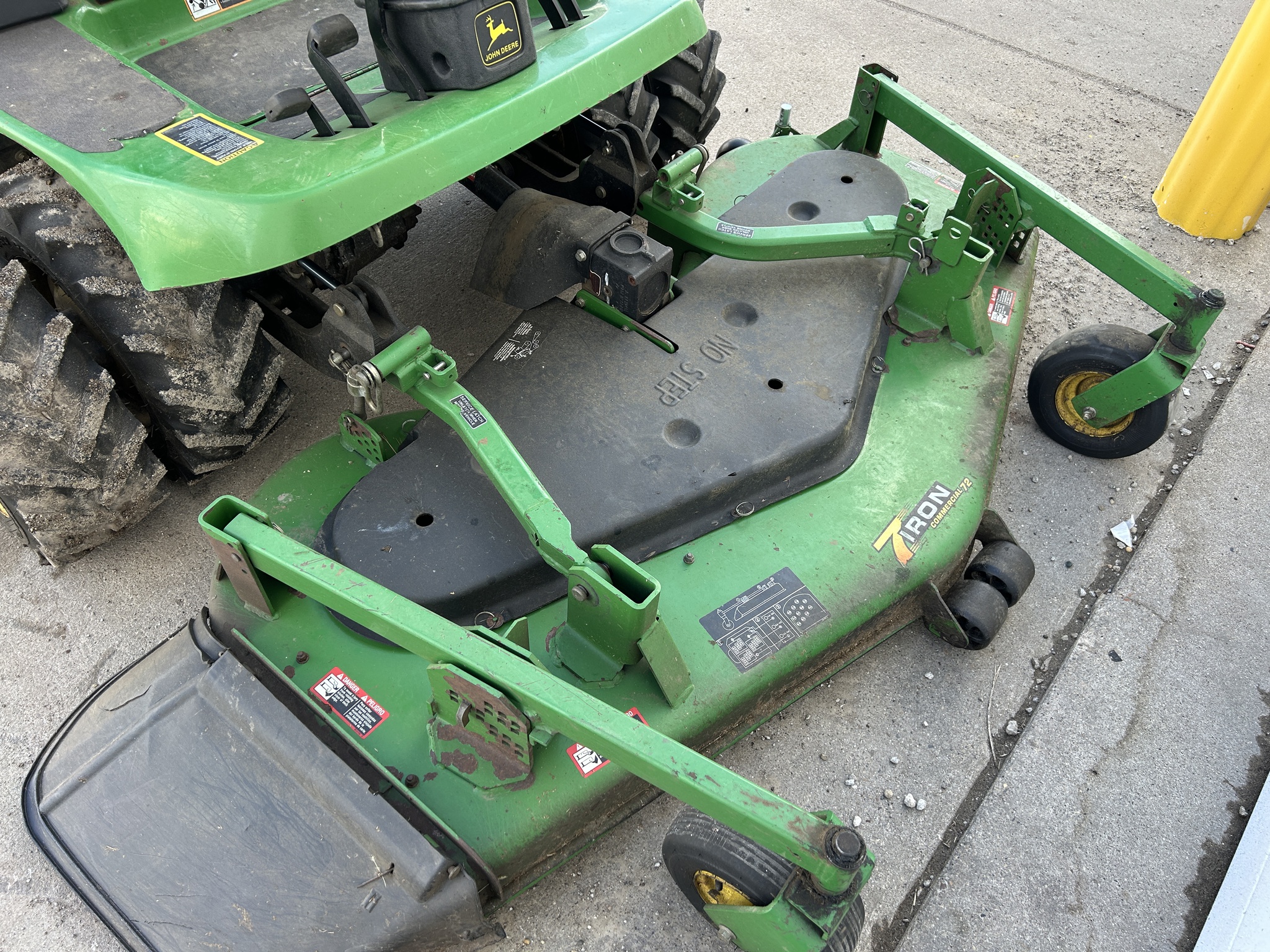  2001 John Deere 1445 at Heritage Tractor in Roanoke, IL