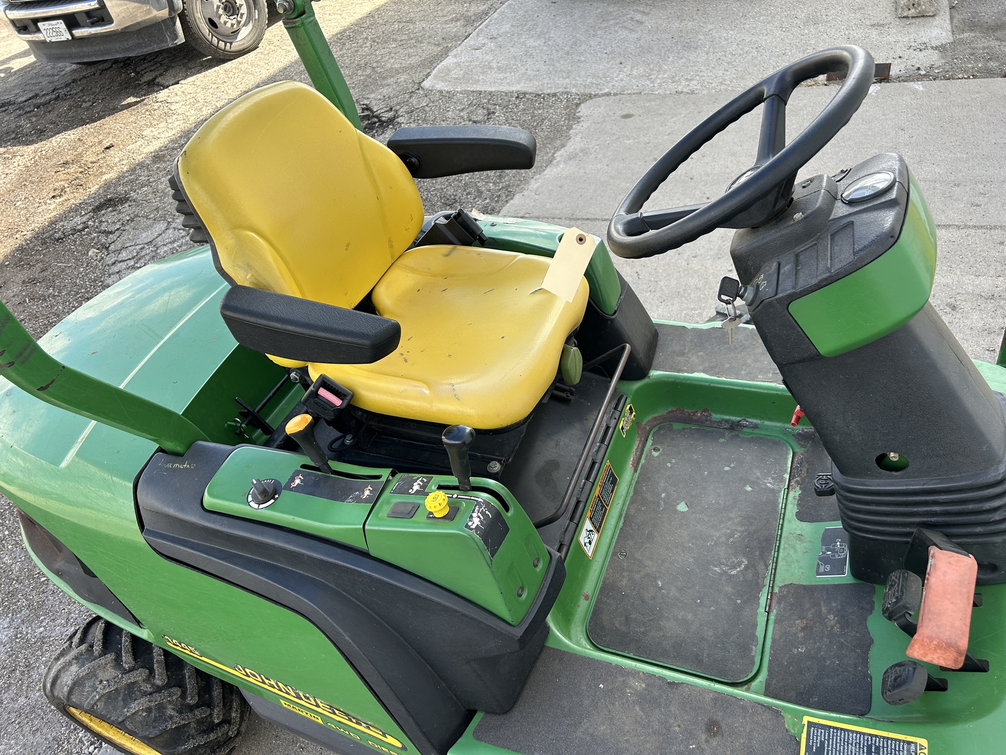  2001 John Deere 1445 at Heritage Tractor in Roanoke, IL