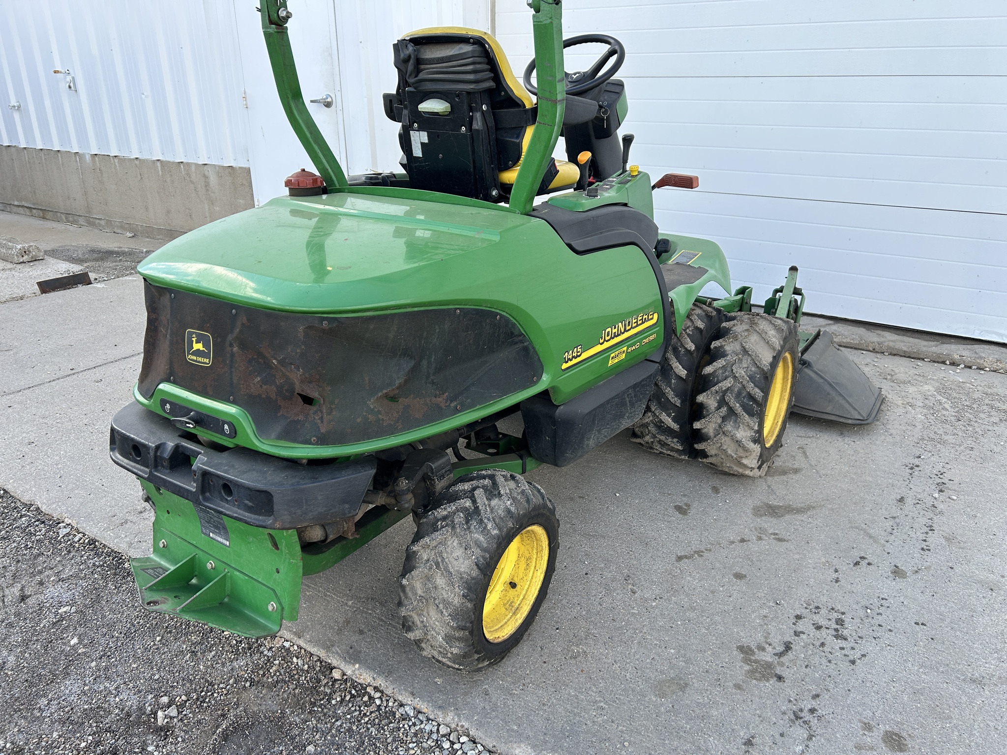  2001 John Deere 1445 at Heritage Tractor in Roanoke, IL