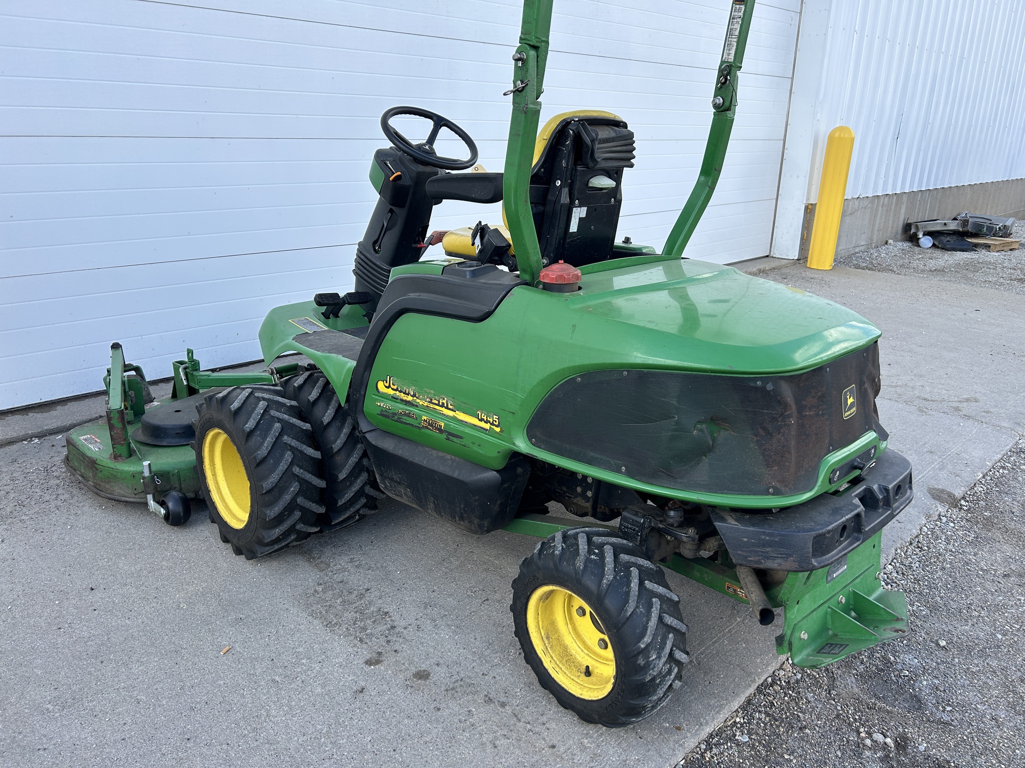  2001 John Deere 1445 at Heritage Tractor in Roanoke, IL