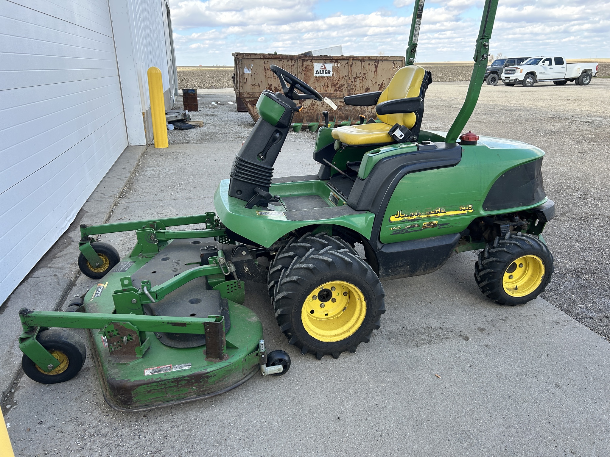  2001 John Deere 1445 at Heritage Tractor in Roanoke, IL