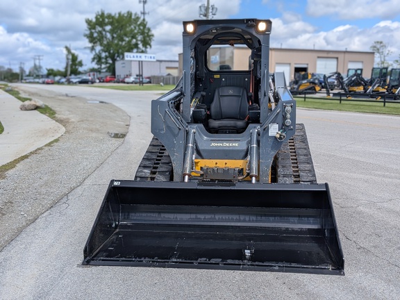  John-Deere 325G