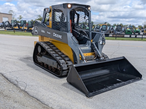  John-Deere 325G