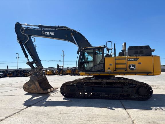 Photo of a 2022 John Deere 470GLC