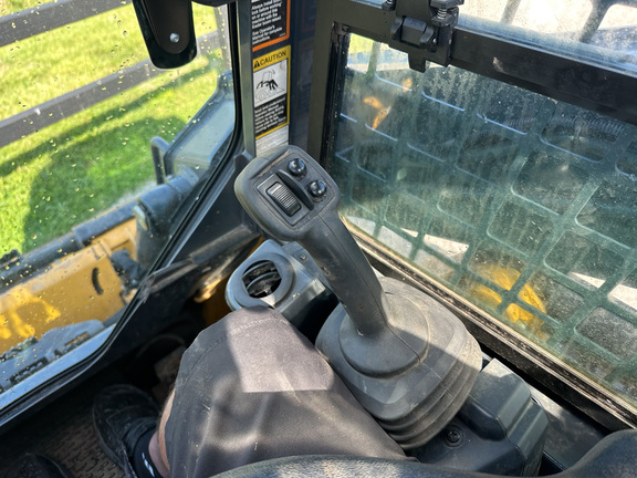 2025 John-Deere 317G