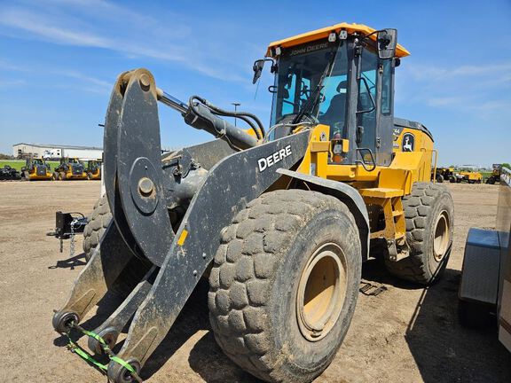 Photo of a 2024 John Deere 644P
