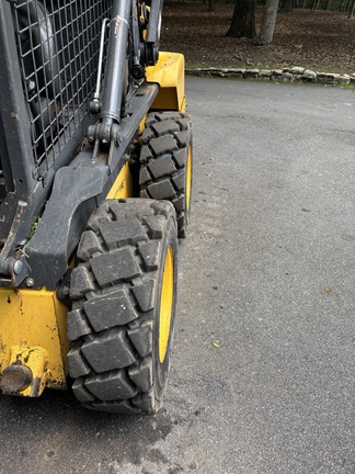 2012 New Holland L218-5