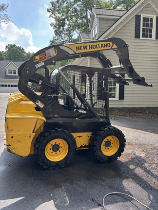 2012 New Holland L218