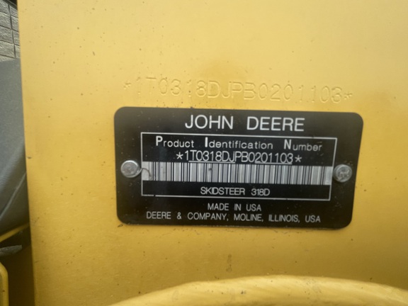 2011 John Deere 318D