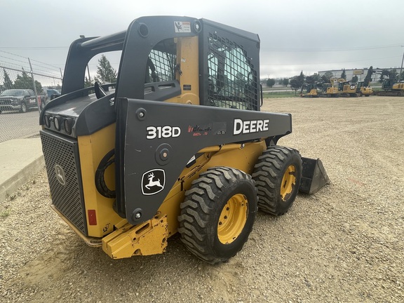 2011 John Deere 318D