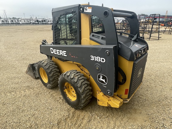 2011 John Deere 318D
