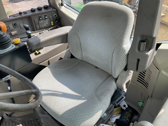 Photo of 2019 John Deere 6110M