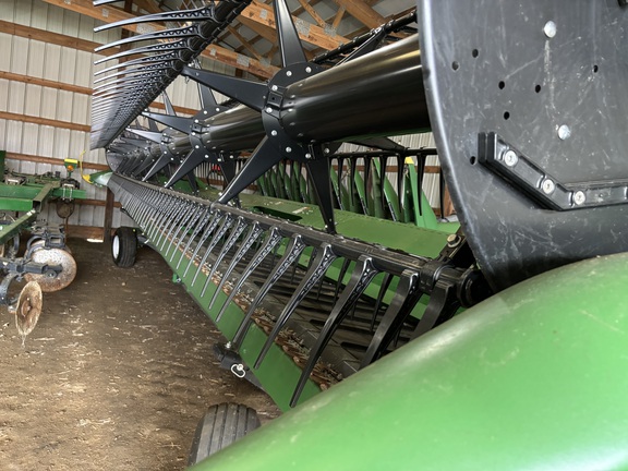Used 2022 John Deere RD35F Combine Platforms at Koenig Equipment in Oxford, OH - Photo13