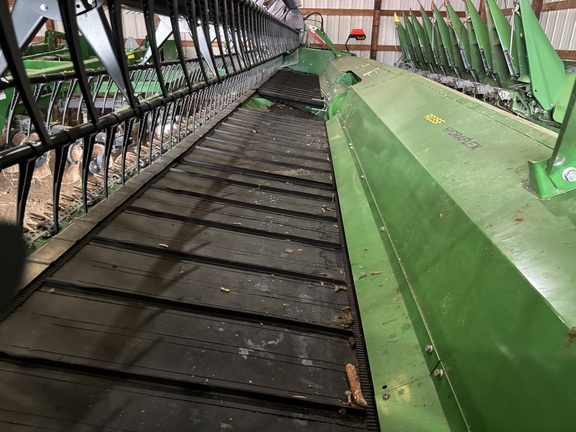 Used 2022 John Deere RD35F Combine Platforms at Koenig Equipment in Oxford, OH - Photo14