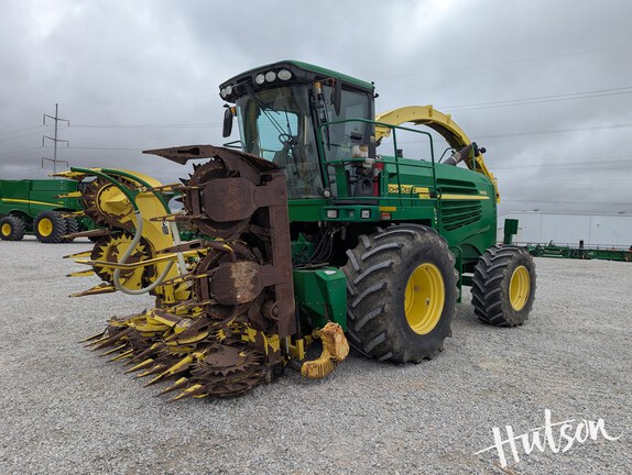 Photo of 2010 John Deere 7450
