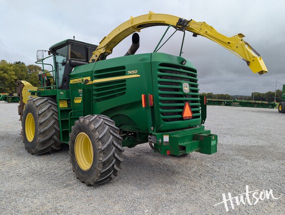 Photo of 2010 John Deere 7450