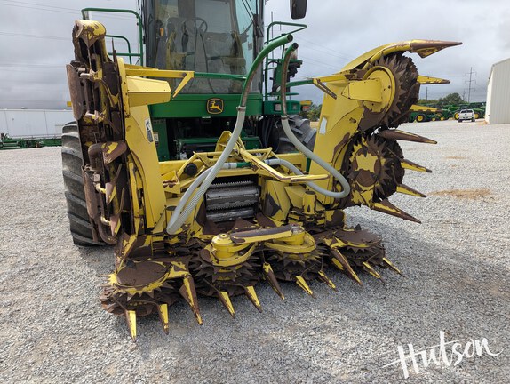 Photo of 2010 John Deere 7450