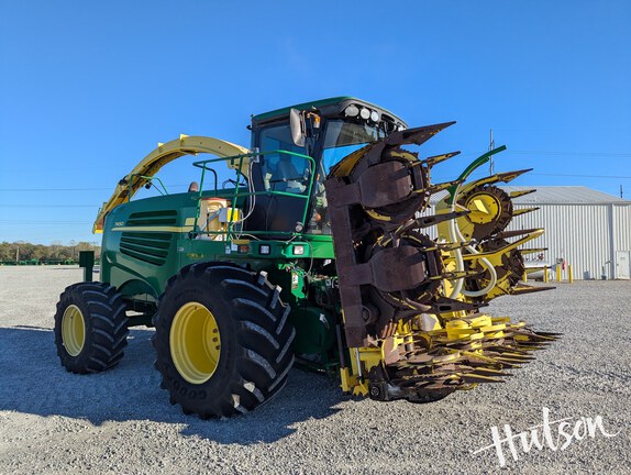 Photo of 2010 John Deere 7450