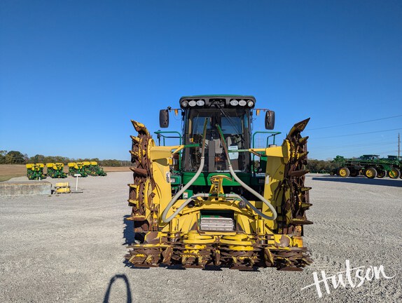 Photo of 2010 John Deere 7450
