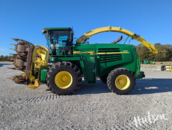 Photo of 2010 John Deere 7450