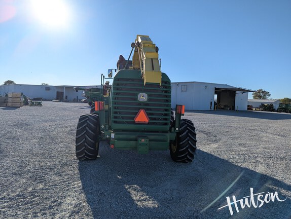 Photo of 2010 John Deere 7450