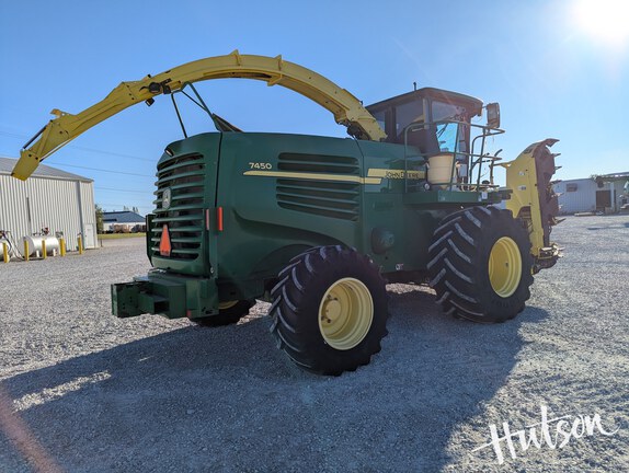Photo of 2010 John Deere 7450