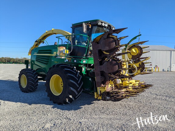 Photo of 2010 John Deere 7450