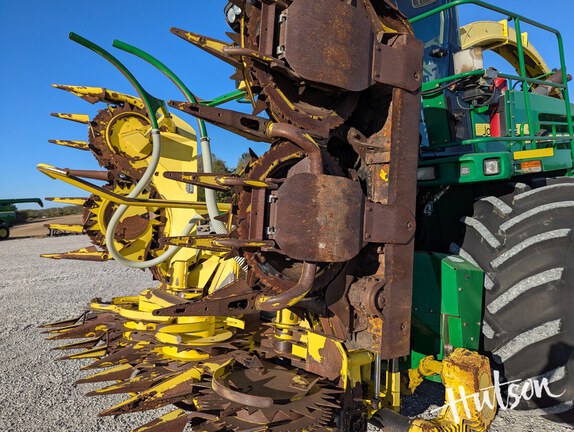 Photo of 2010 John Deere 7450