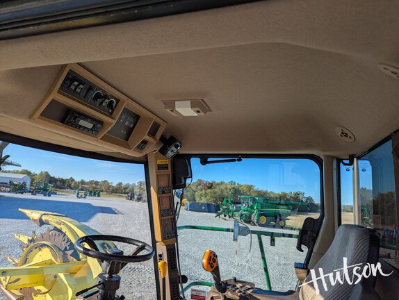 Photo of 2010 John Deere 7450