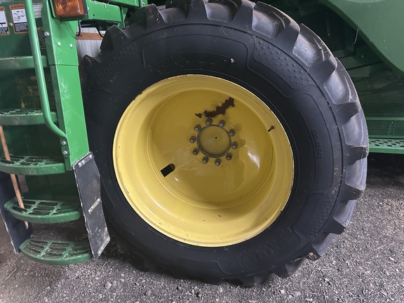 Photo of 2017 John Deere S670
