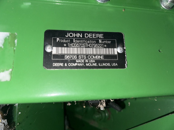 Photo of 2017 John Deere S670