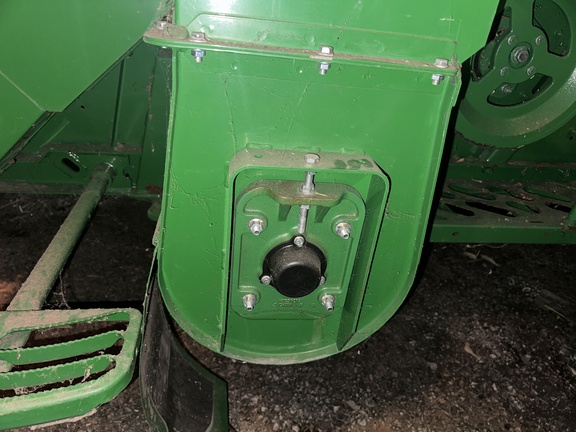 Photo of 2017 John Deere S670