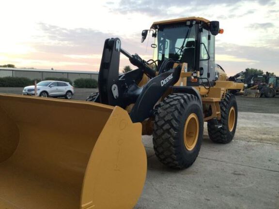 Photo of 2023 John Deere 544P