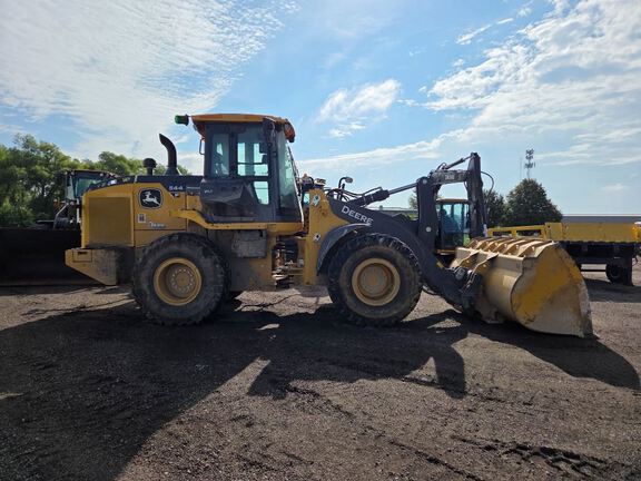 2023 John Deere 544P
