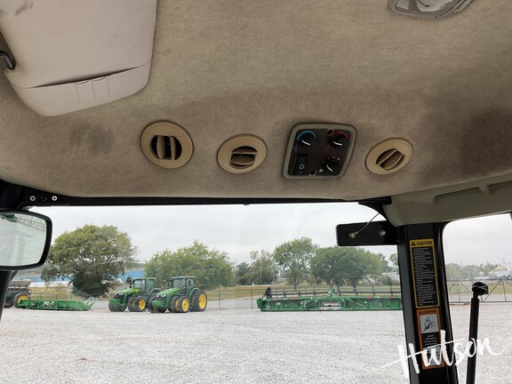 Photo of 2009 John Deere 3720