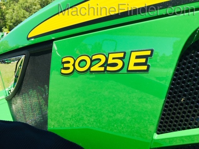 2020 John Deere 3025E Image 6